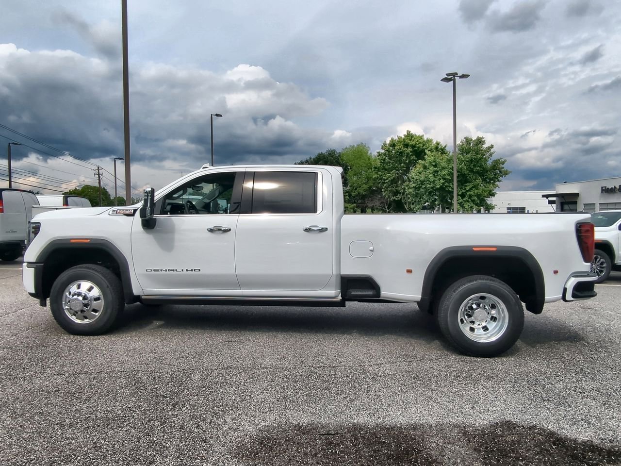 2026 GMC Sierra 3500HD Denali - Photo 5