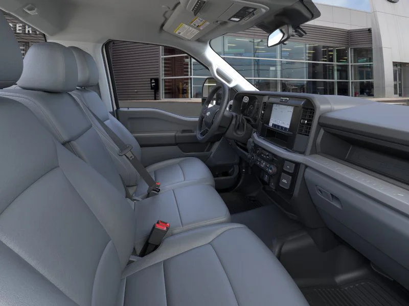 New 2025 Oxford White Ford F-550® XL image 39