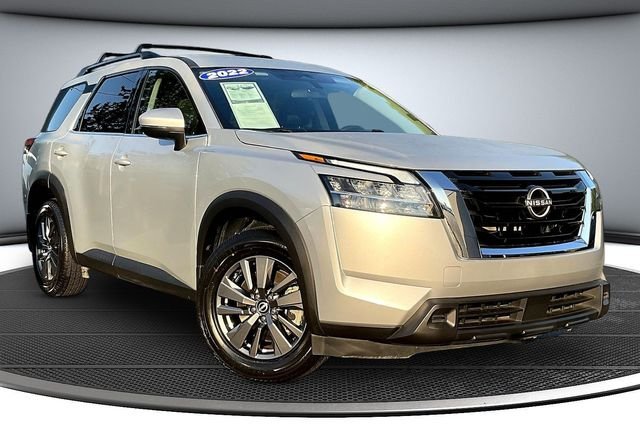 Used 2022 Silver Nissan SV image 3