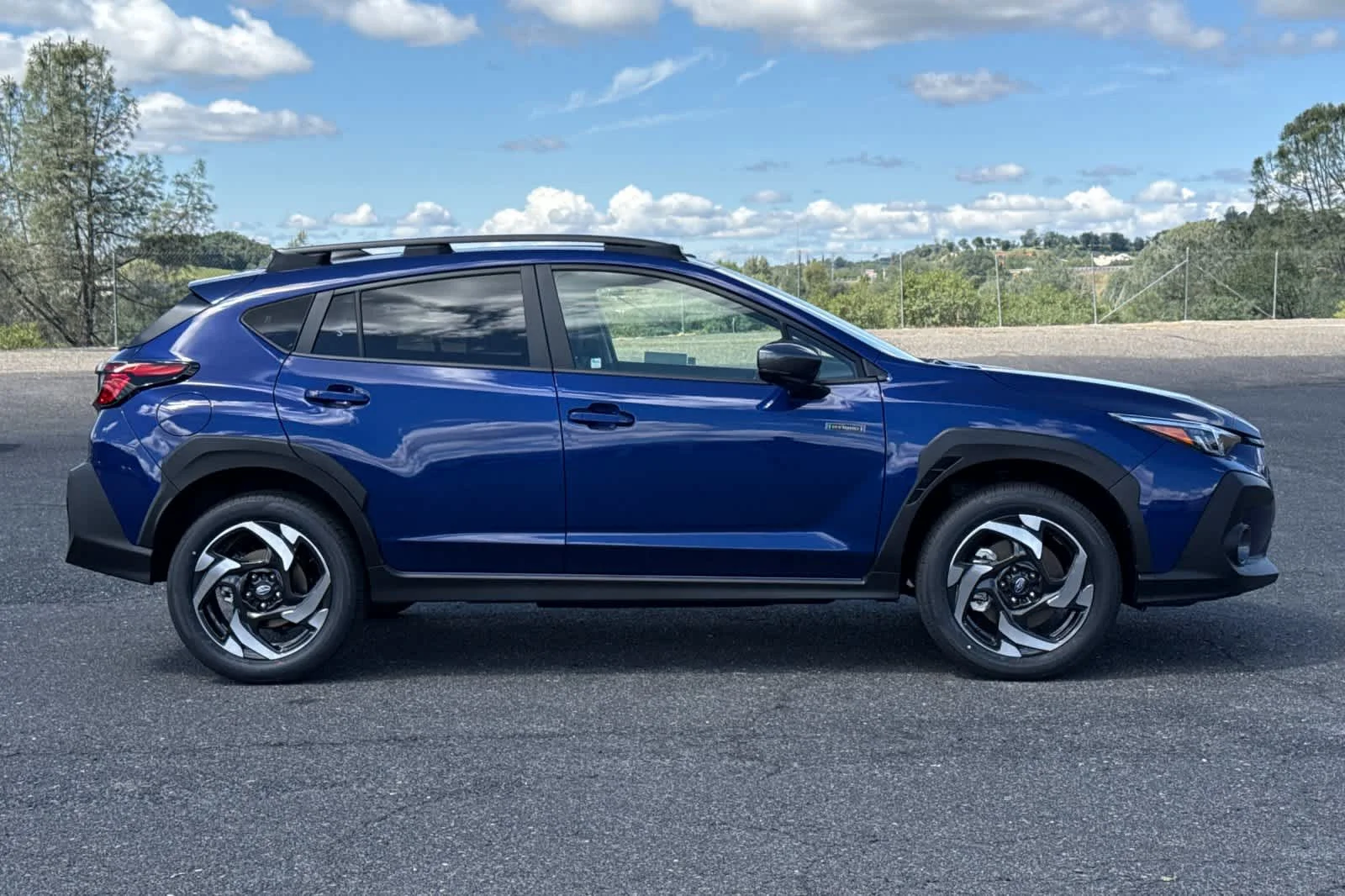 New 2026 SAPPHIRE BLUE PEARL Subaru Limited Hybrid image 2