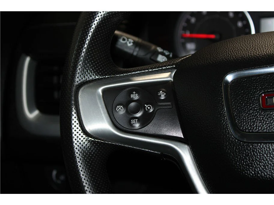 Used 2022 Summit White GMC SLE image 26