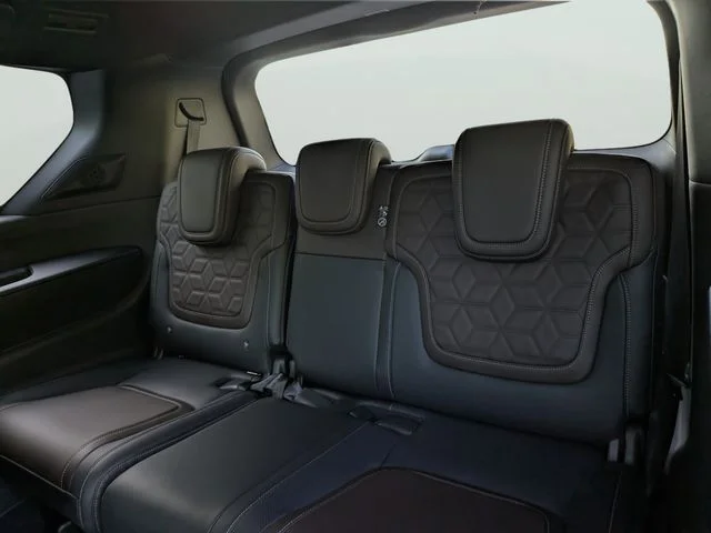 New 2026 Everest White TriCoat Nissan Platinum Reserve image 17