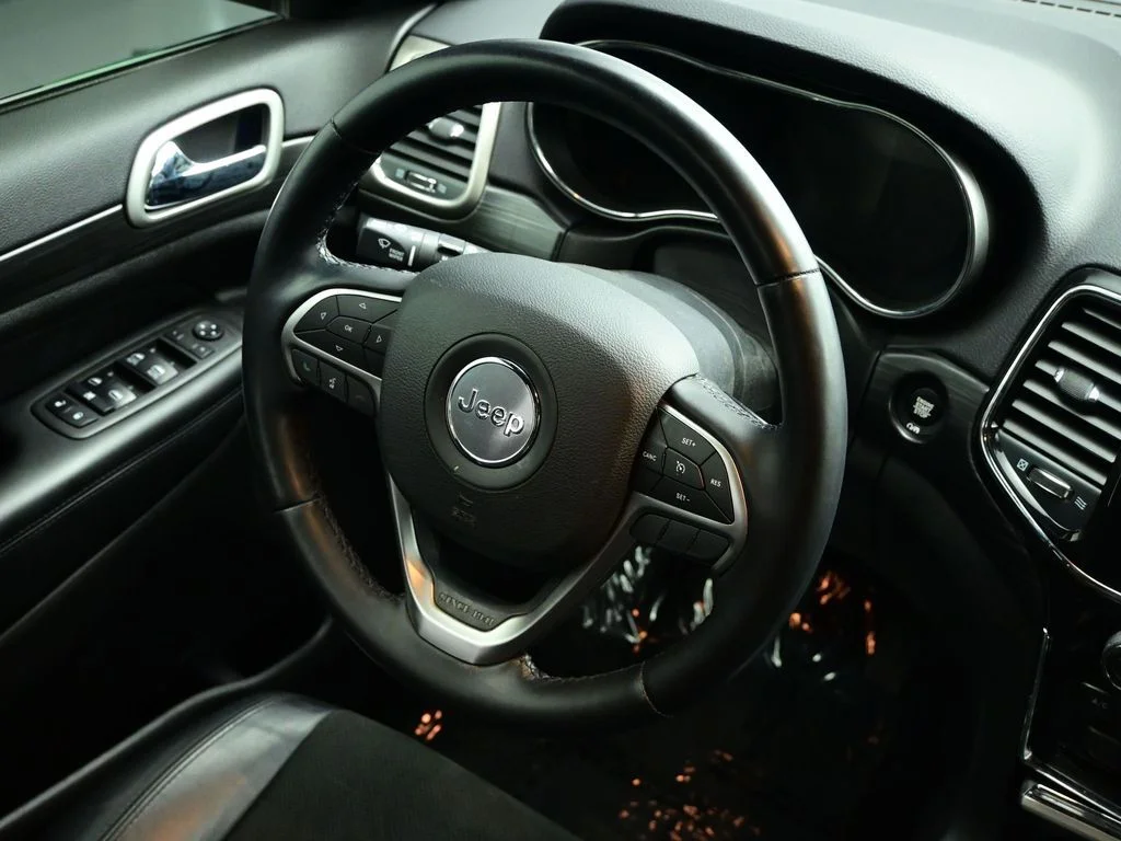 Used 2021 Gray Jeep Laredo X image 38