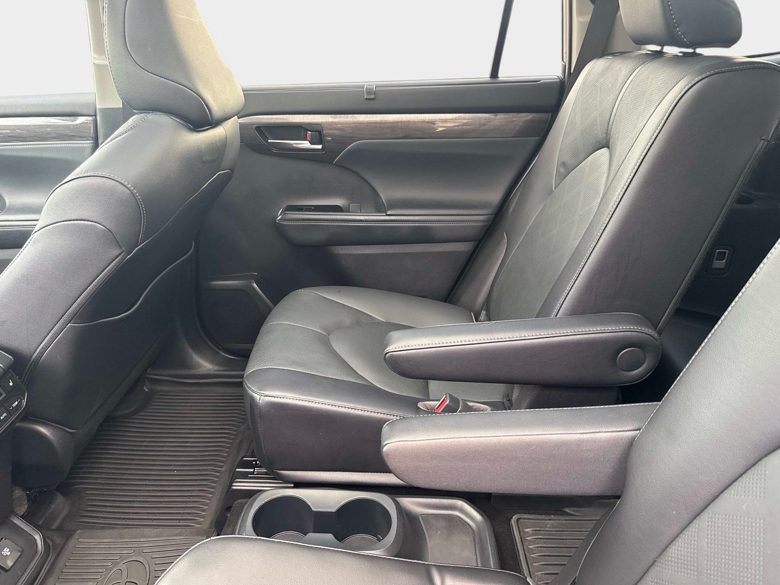 Used 2023 Blueprint Toyota Platinum image 14