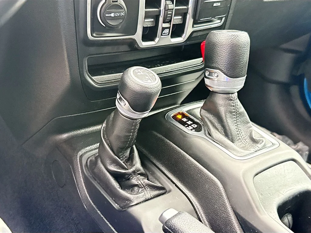 Used 2022 Blue Jeep Unlimited Sport S image 18
