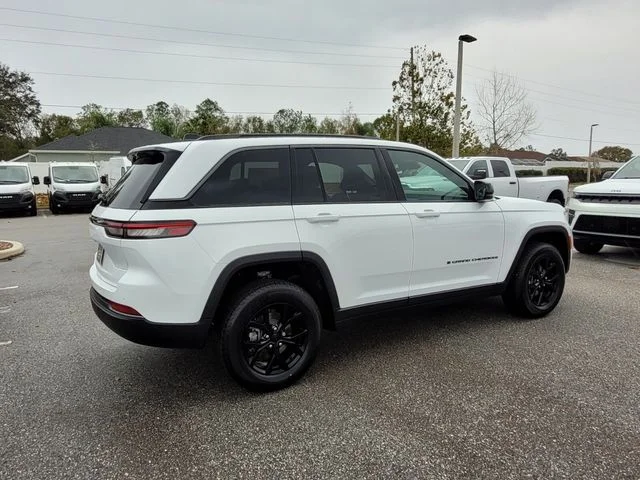 New 2026 Bright White Clear-Coat Exterior Paint Jeep Altitude image 12