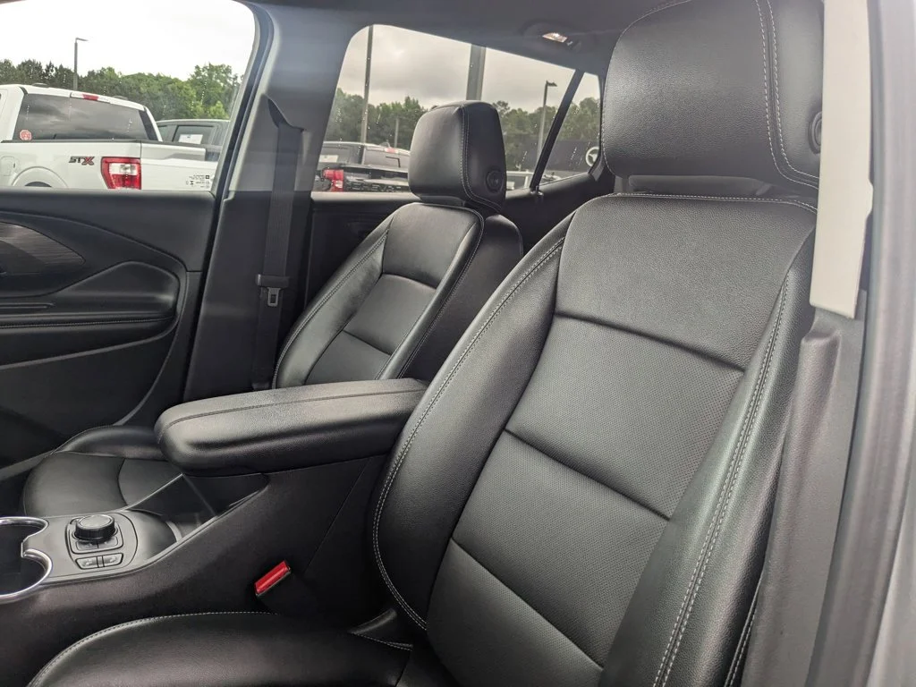 Used 2023 Sterling Metallic GMC SLT image 15