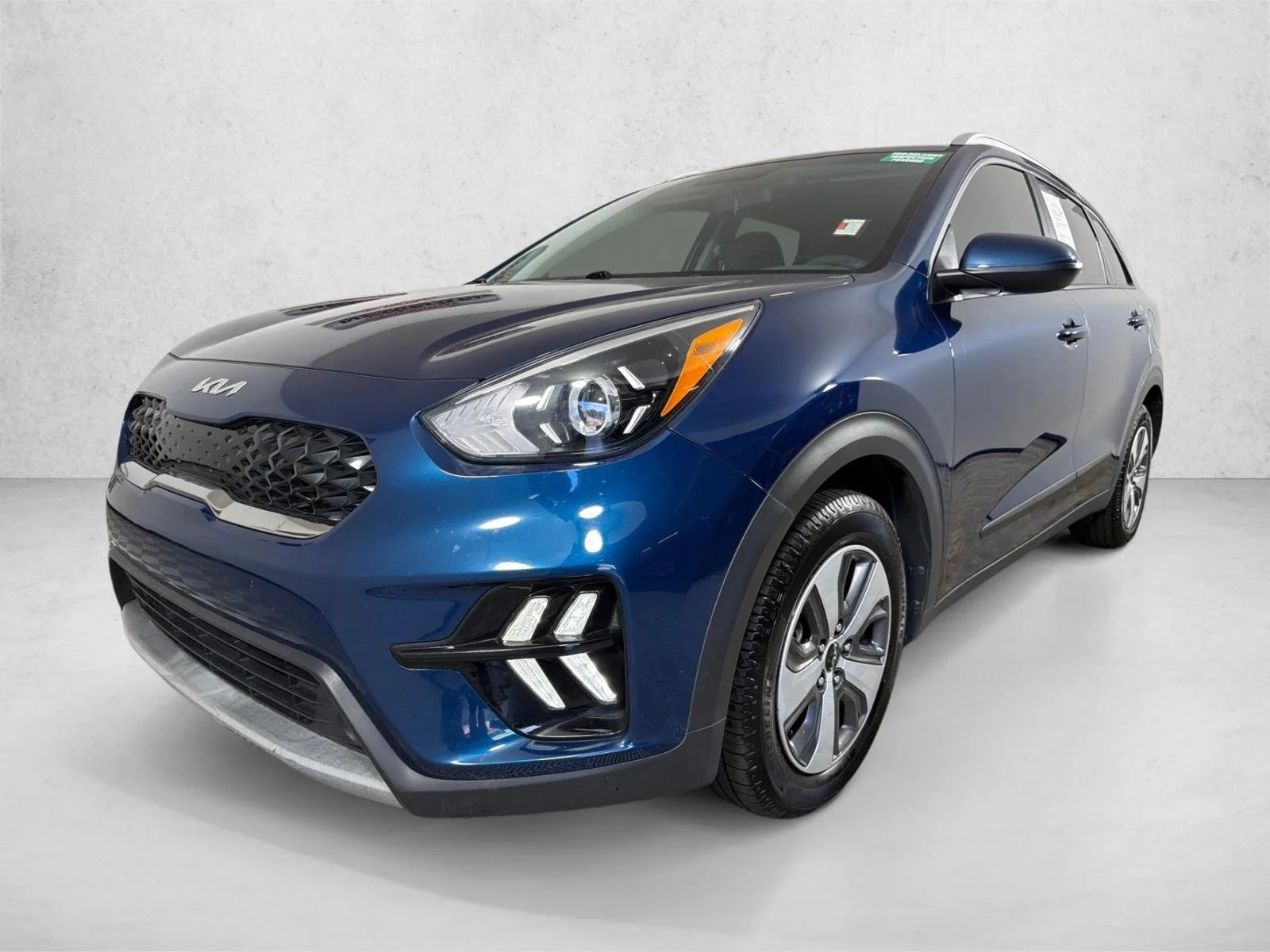 Used 2022 Blue Kia LX image 7
