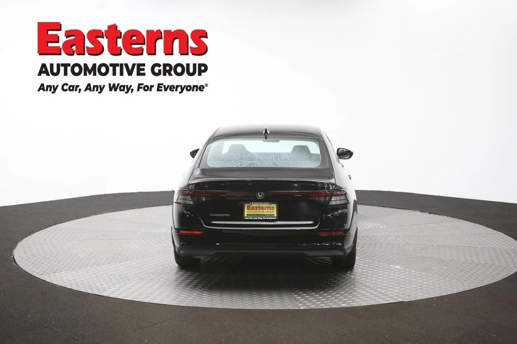 Used 2025 Black Honda SE image 37