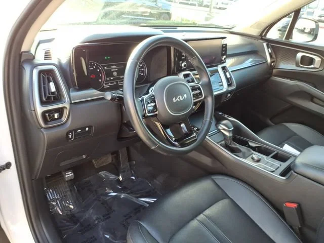 Used 2023 White Kia S image 14
