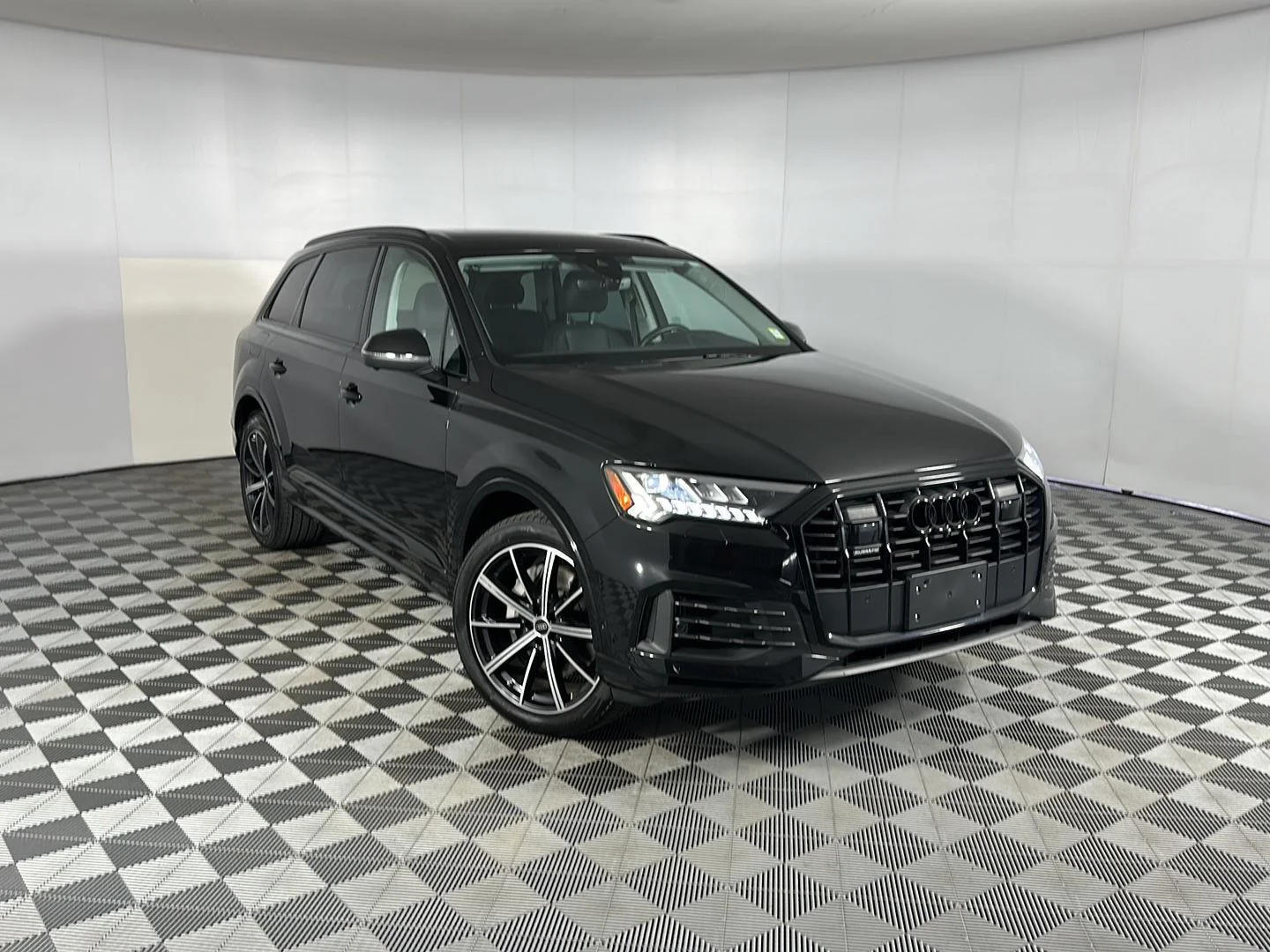 Used 2023 Mythos Black Metallic Audi Premium Plus image 9