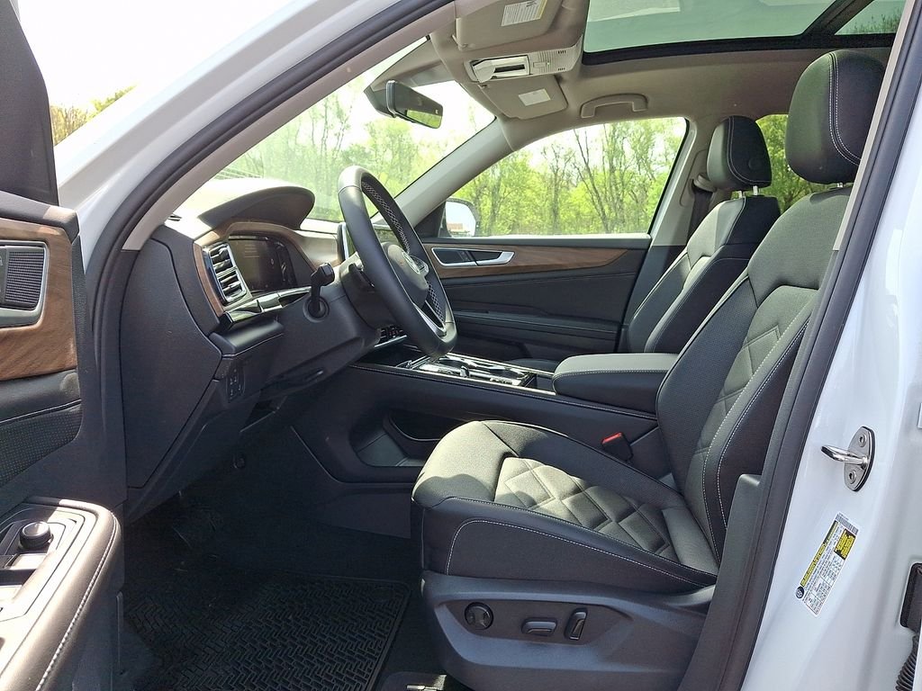2026 Volkswagen Atlas SE w/Tech - Photo 7