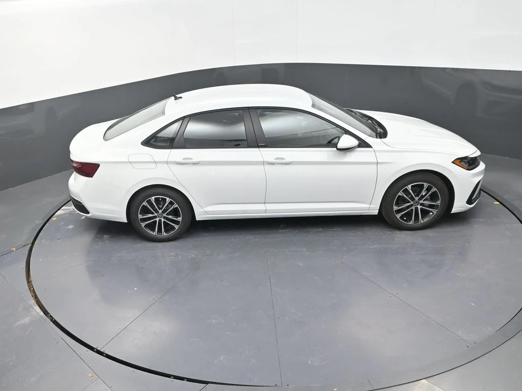 New 2026  Volkswagen 1.5T Sport image 19