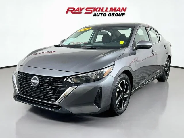 Used 2025 Gray Nissan SV image 3