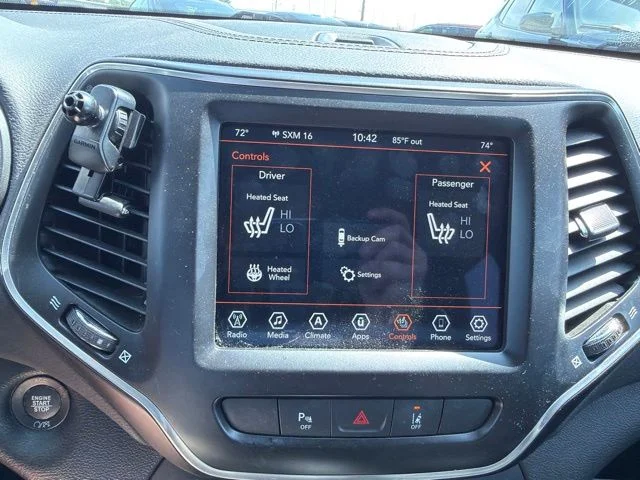 Used 2021 Black Jeep Latitude Lux image 10