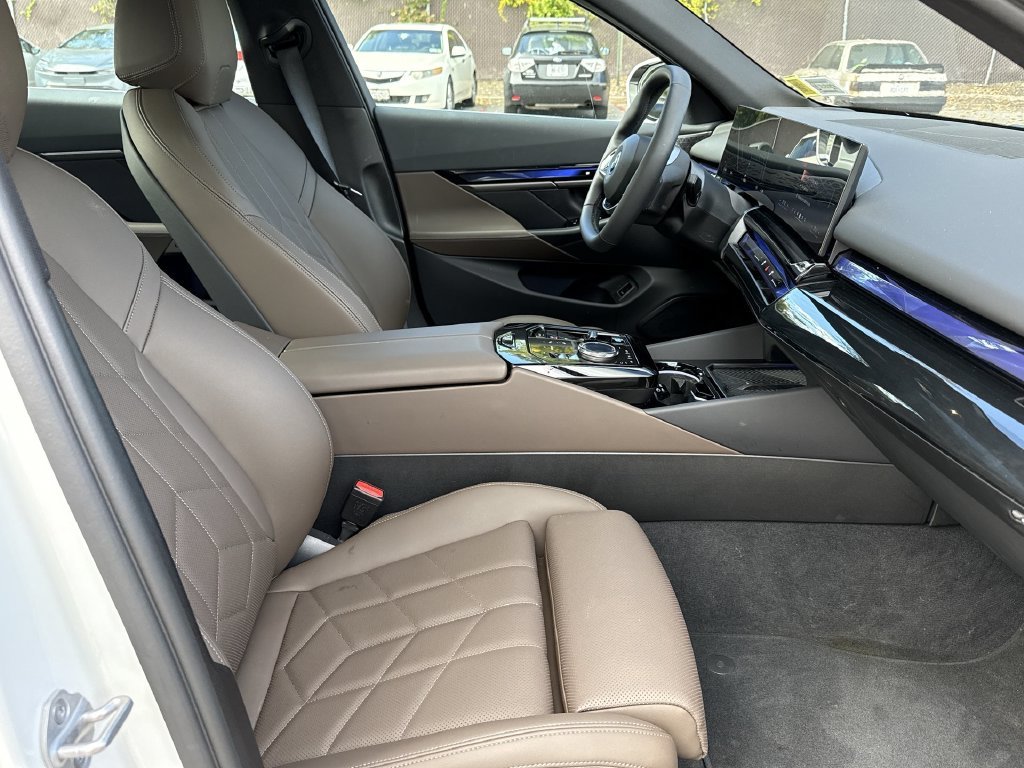 2026 BMW i5 40 - Photo 23