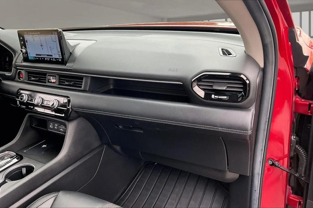Used 2025 Red Honda Touring image 26