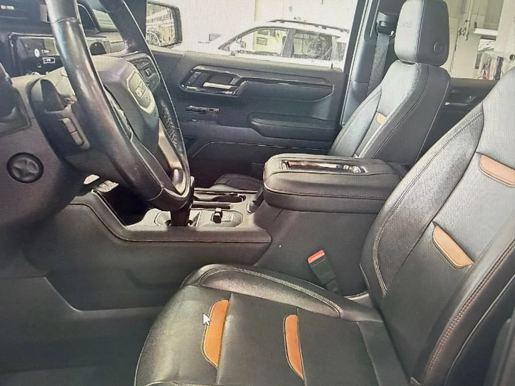 Used 2022 Summit White GMC AT4 image 3