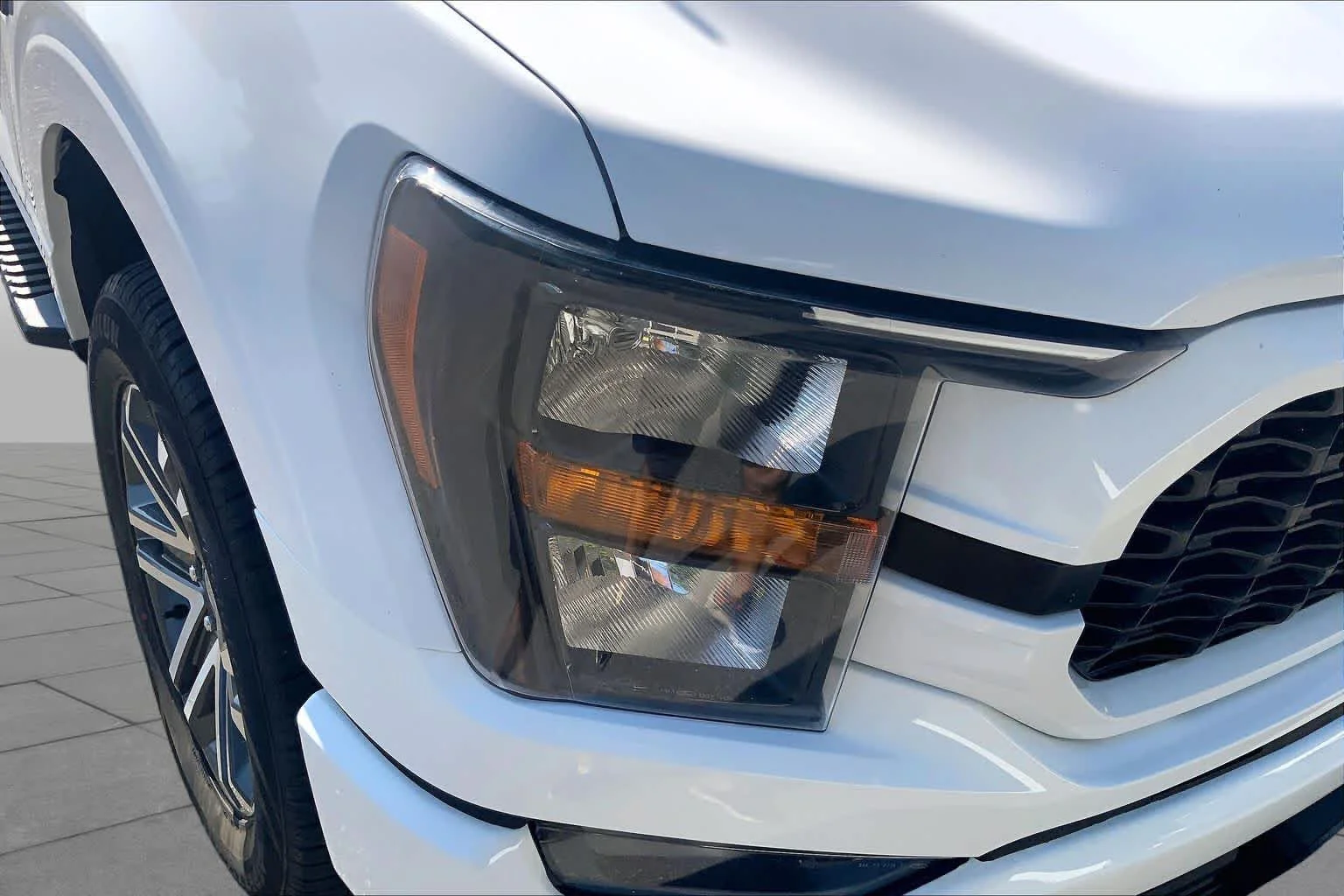Certified Used 2023 Oxford White Ford XL image 27