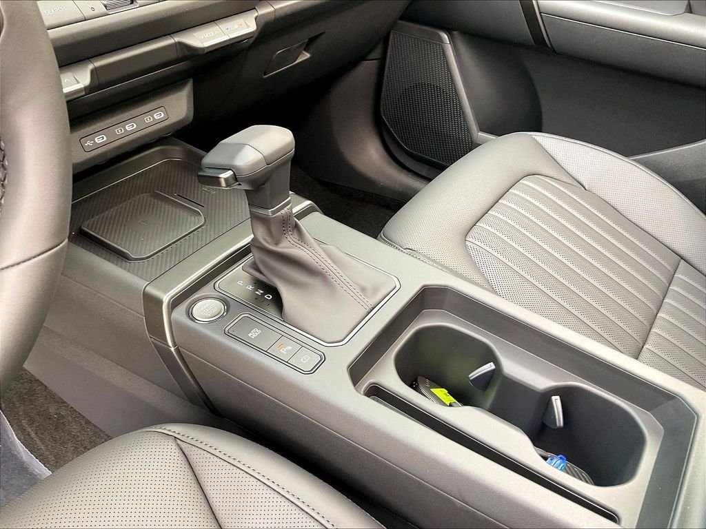 New 2027 Snow White Pearl Kia X-Line image 14