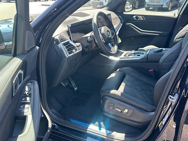 New 2026 Carbon Black Metallic BMW xDrive50e image 4