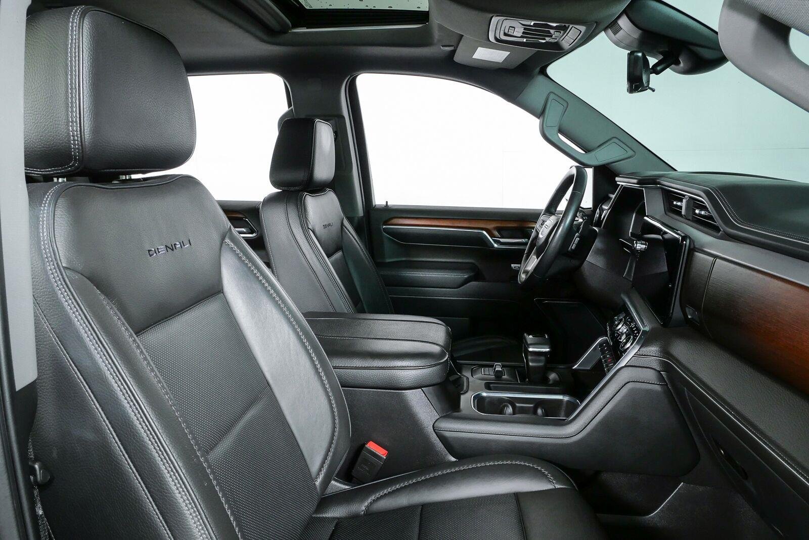 Used 2023 Onyx Black GMC Denali image 23