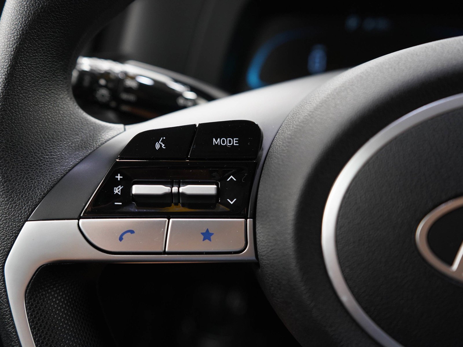 Used 2024 Abyss Black Hyundai SE IVT image 19