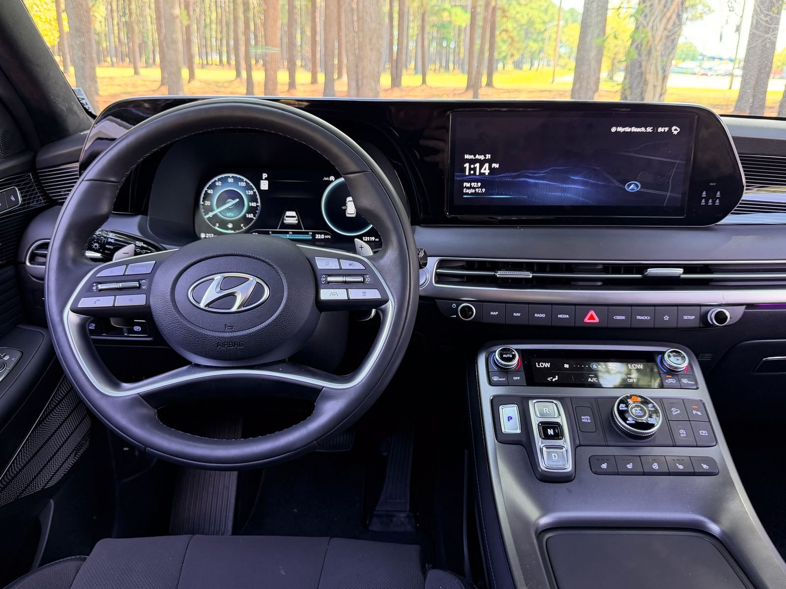 Used 2025 White Hyundai Calligraphy Night Edition image 3