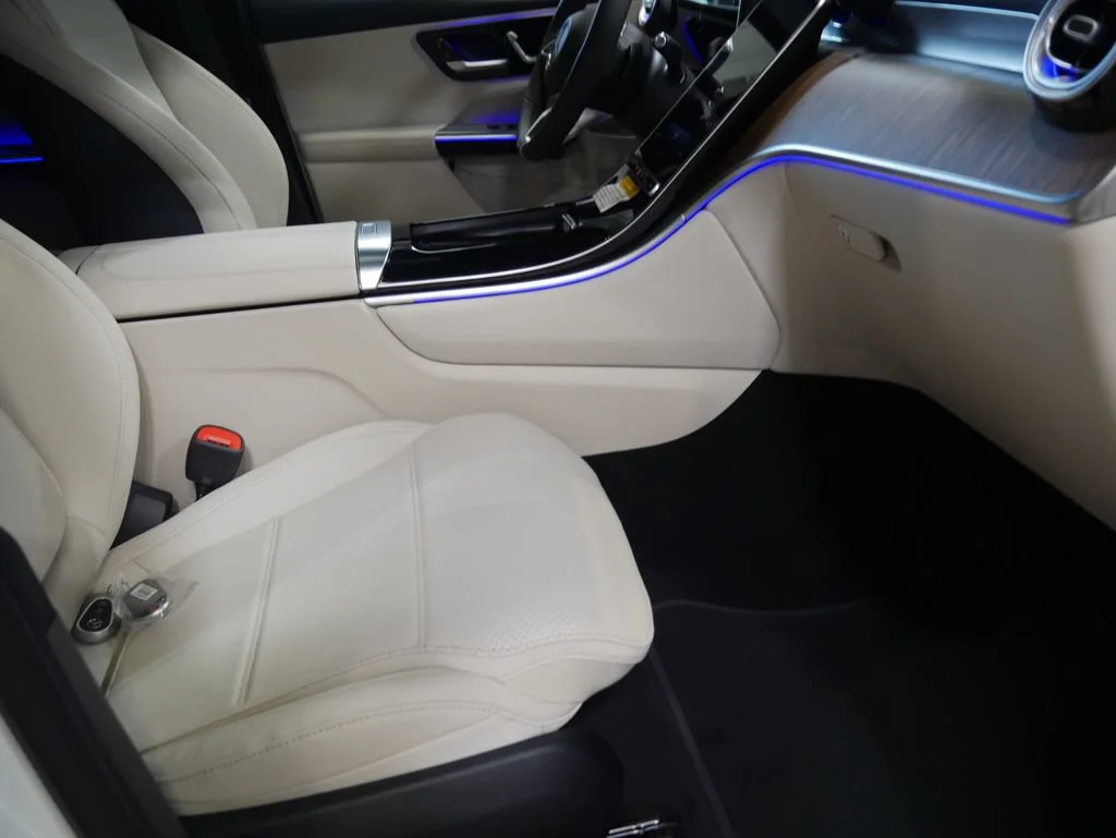 New 2026 Polar White Mercedes-Benz GLC 300 image 19