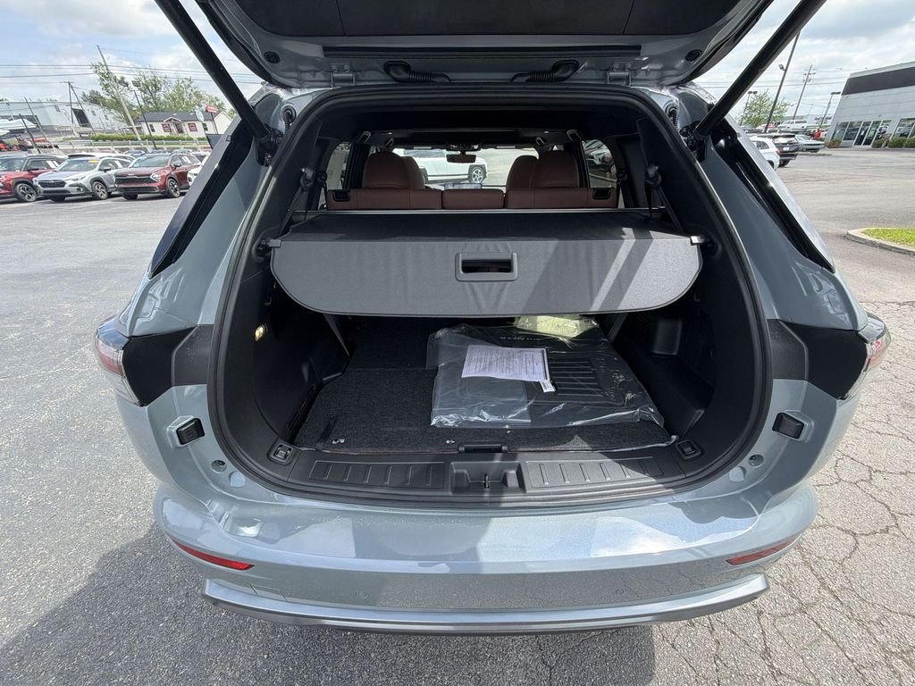 New 2026 Gray Mitsubishi SEL image 24