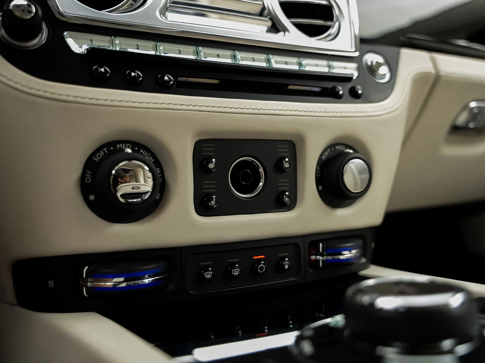 Used 2017 White Rolls-Royce Base image 50