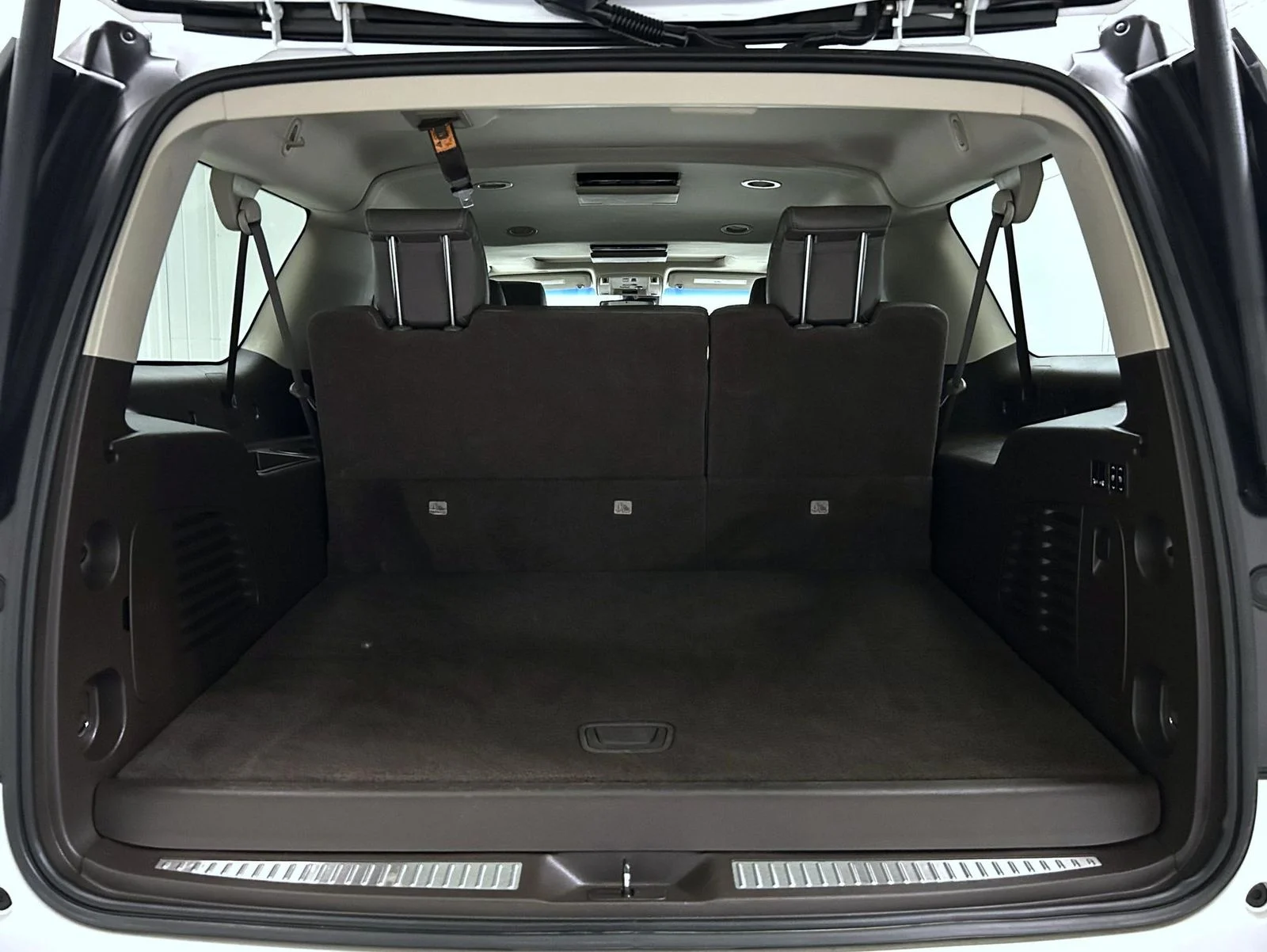Used 2019 White GMC Denali image 22
