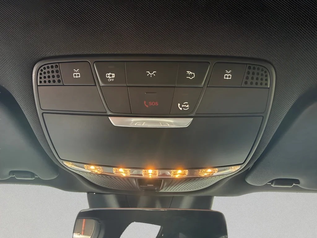 Used 2022  Mercedes-Benz GLC 300 image 29