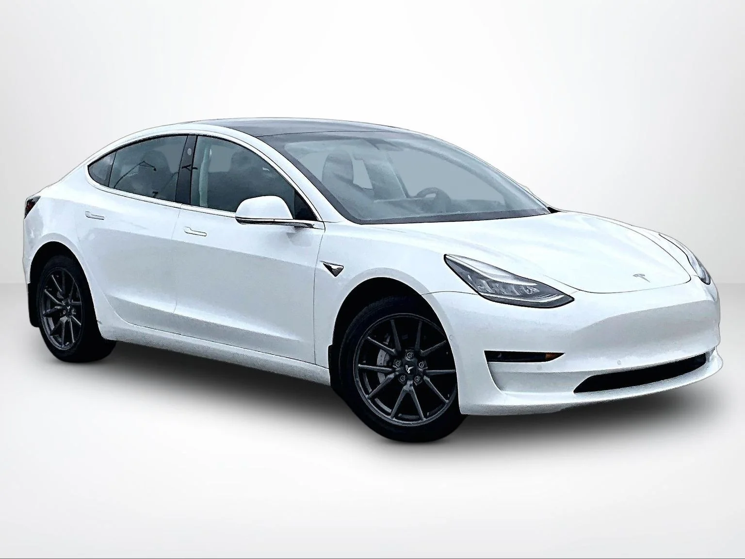 Used 2019 White Tesla Standard Range Plus image 12