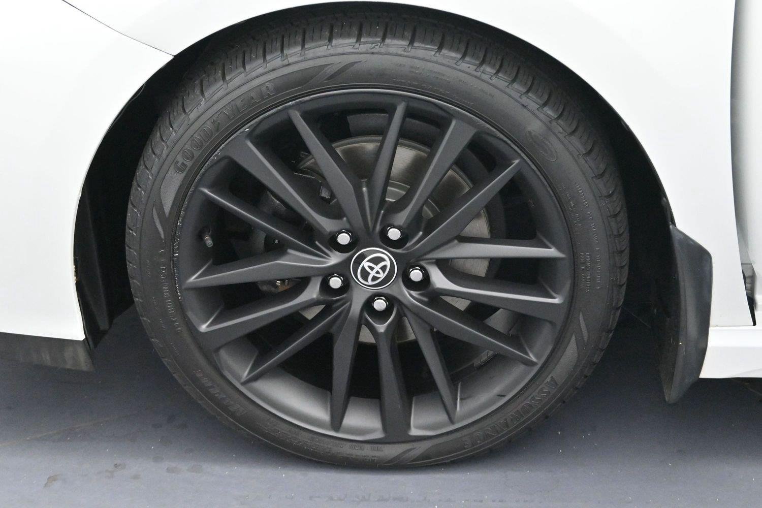Used 2022 Wind Chill Pearl Toyota XSE image 38