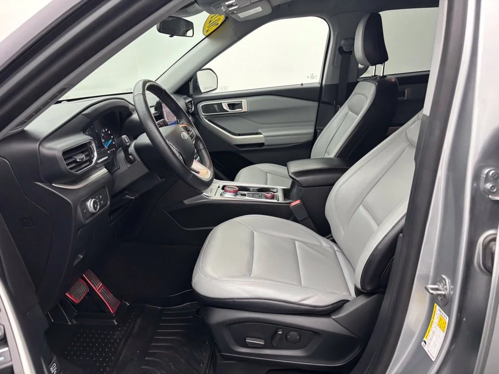 Used 2021 Silver Ford XLT image 23