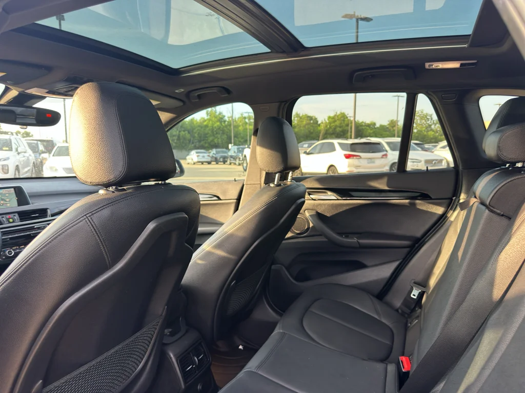 Used 2017 Mineral Gray Metallic BMW sDrive28i image 17