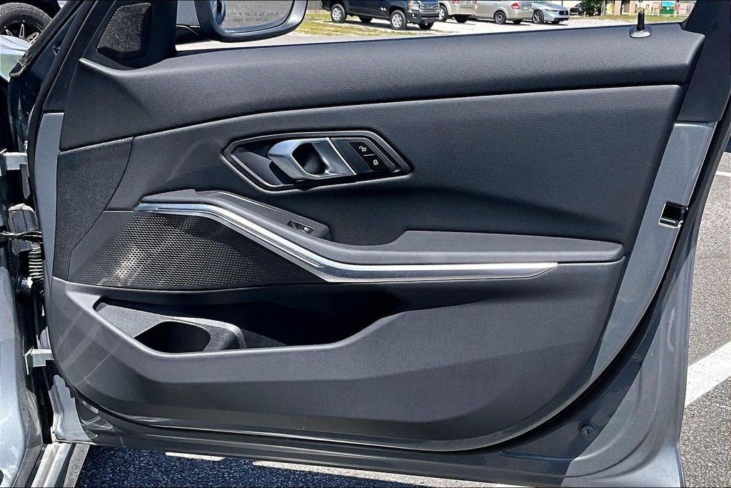 2026 BMW 3 Series 330i - Photo 27