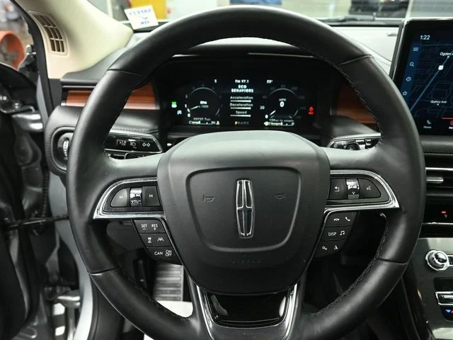 Used 2022 Silver Lincoln Reserve image 19