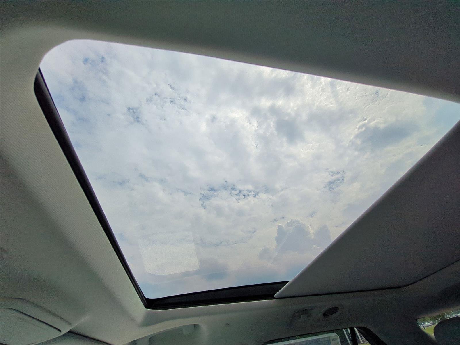 New 2026 Space White Metallic Ford Platinum™ image 32