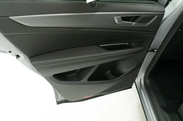 2026 Volkswagen Atlas Cross Sport SE w/Tech - Photo 18