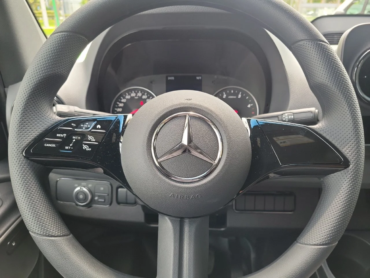 New 2026 Arctic White Mercedes-Benz Passenger 170 WB image 26