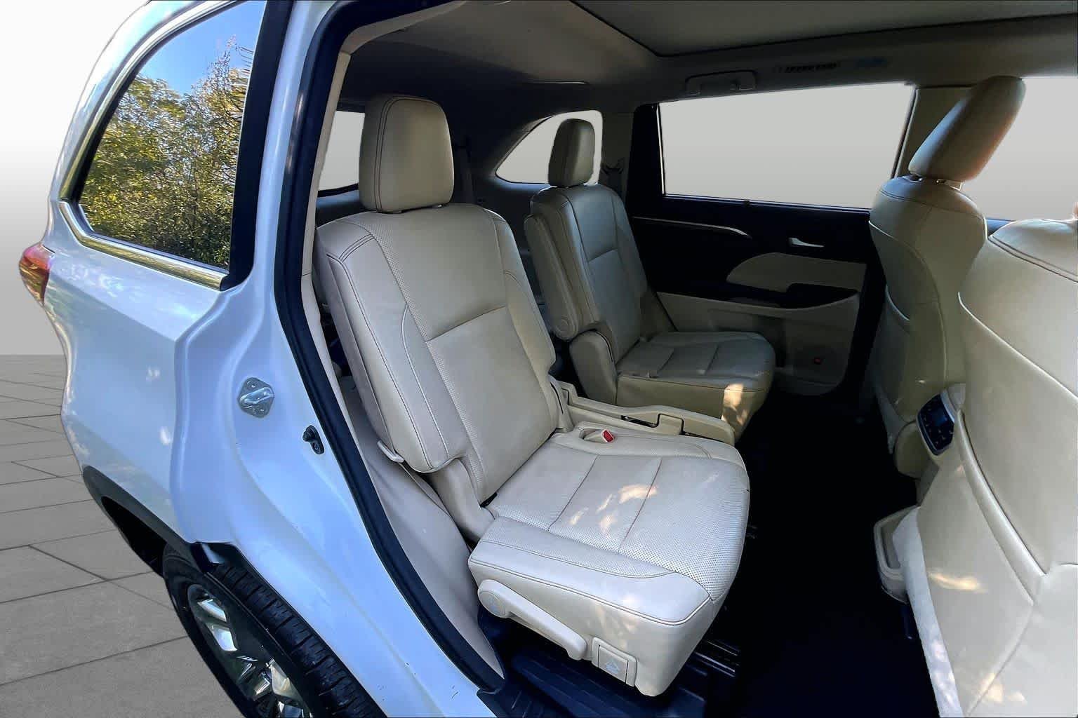 Used 2017 Blizzard Pearl Toyota Hybrid Limited Platinum image 22