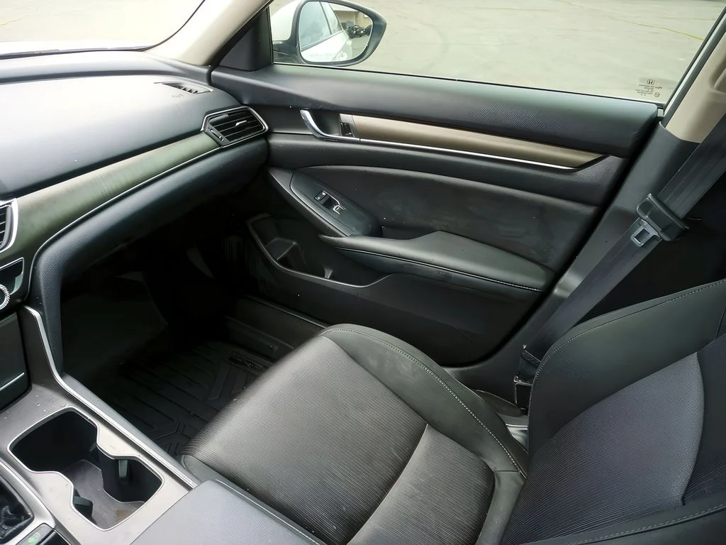 2019 Honda Accord LX - Photo 27