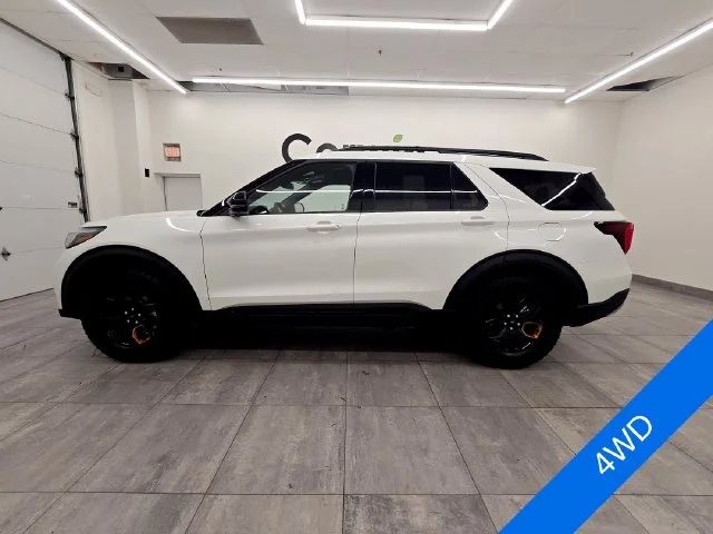 New 2027 Star White Metallic Tri-Coat Ford Tremor® image 2