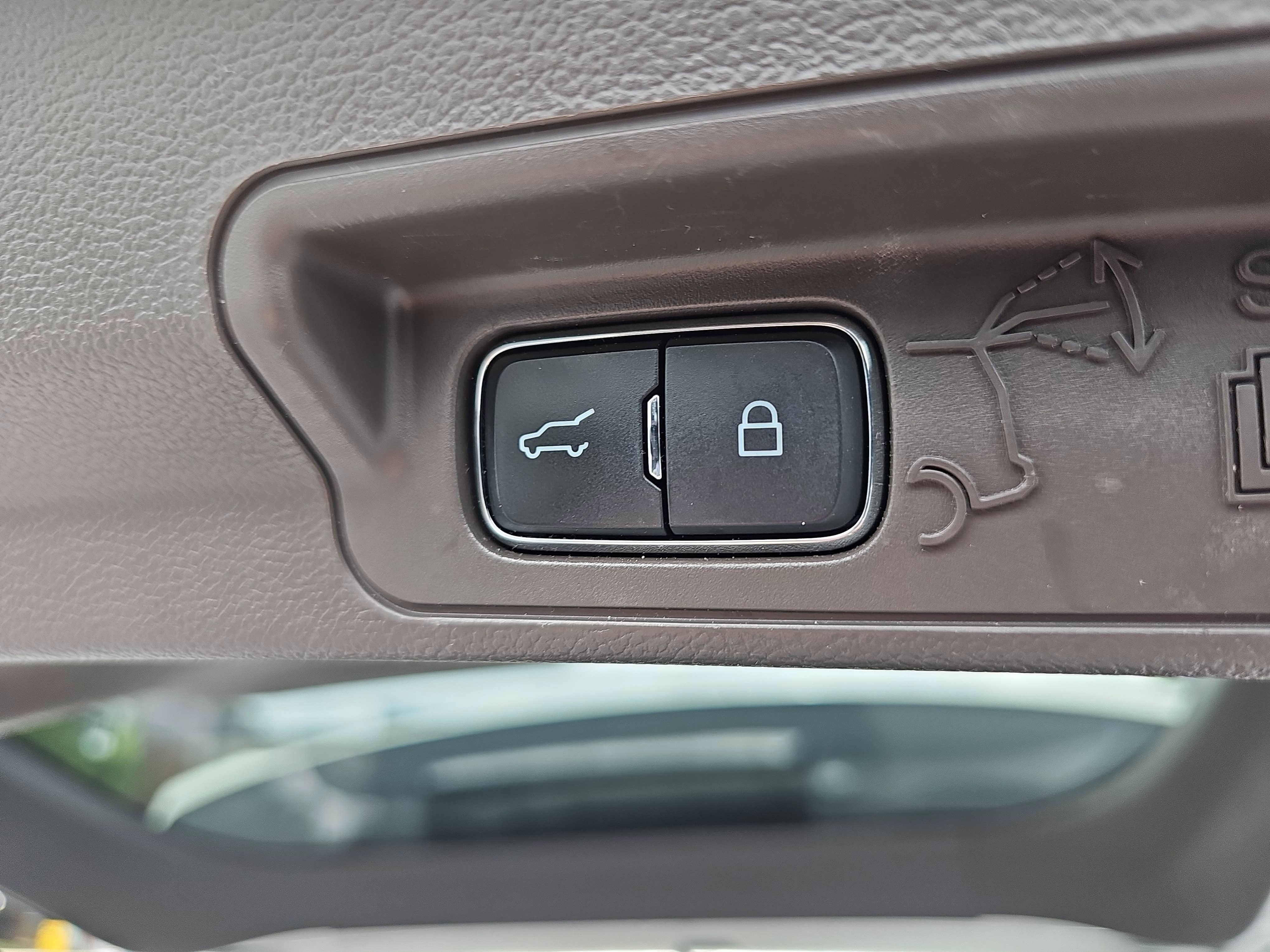 Used 2020 White Ford Platinum image 13