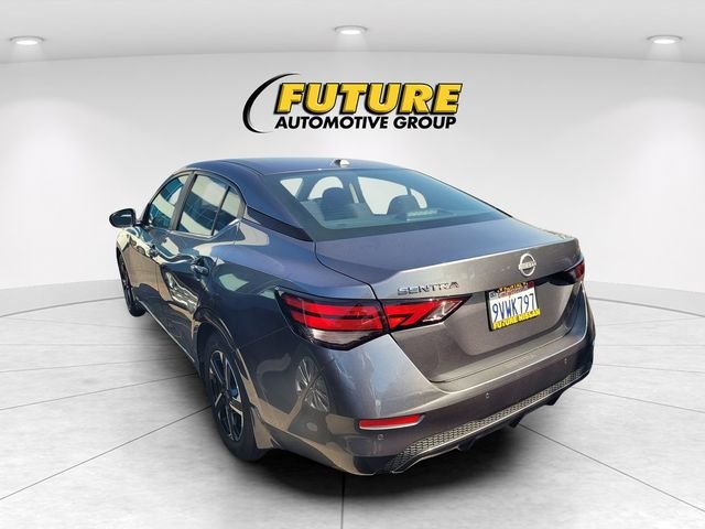 Used 2025 Gray Nissan SV image 4