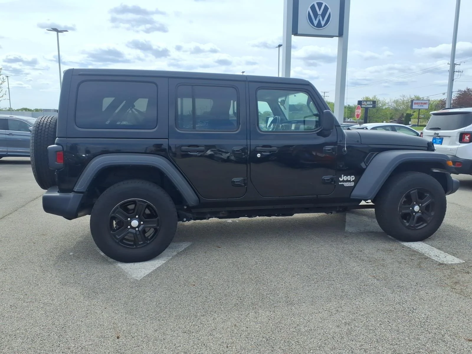 Used 2018 Black Jeep SPORT S 4X4 image 8