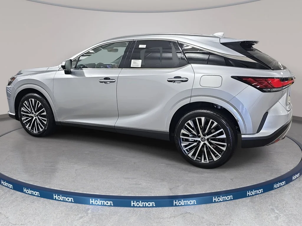 New 2026 Iridium Lexus PREMIUM PLUS image 8