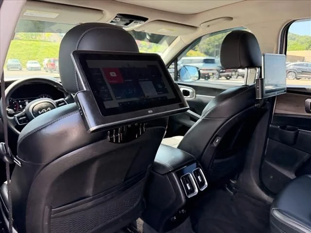 Used 2022 White Kia X-Line EX image 14